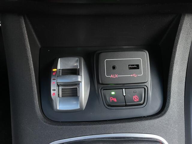 Alfa Romeo GIULIETTA 1.4 Turbo Sport | 18" Velgen | Carbon kit