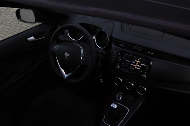 Alfa Romeo GIULIETTA 1.4 TURBO SPORT/ORIG.NL/PAN.DAK/1E EIG./DEALERONDERH.