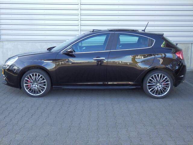 Alfa Romeo GIULIETTA 1.4 170pk Automaat | Elektr. Panormadak | Leder | Navi |