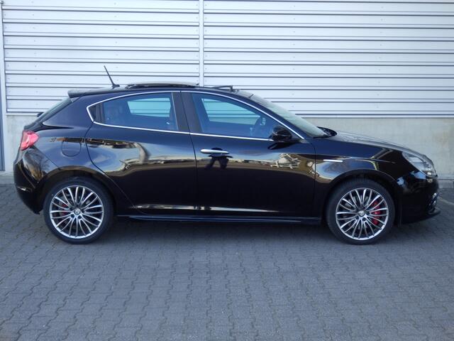 Alfa Romeo GIULIETTA 1.4 170pk Automaat | Elektr. Panormadak | Leder | Navi |