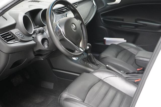 Alfa Romeo GIULIETTA 1.4 Turbo MultiAir Super | Leder | Stoelverwarming | Cruise control | Climate control