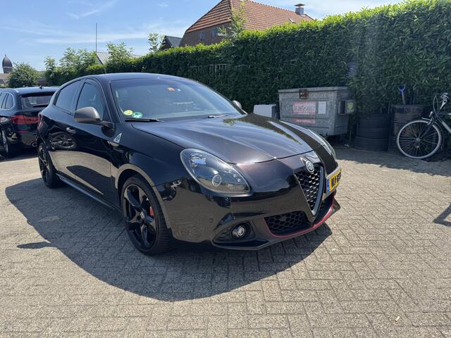 Alfa Romeo GIULIETTA 1.6 JTDm Super Quadrifoglio Automaat | Clima | Navi | Leder | Apple carplay | Elektrische stoelen | Stoelverwarming |