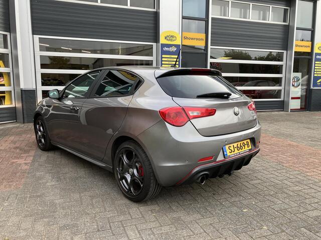 Alfa Romeo GIULIETTA 1.4 Turbo MultiAir Super | Rood lederen bekleding | Grigio Magnesio | Trekhaak |