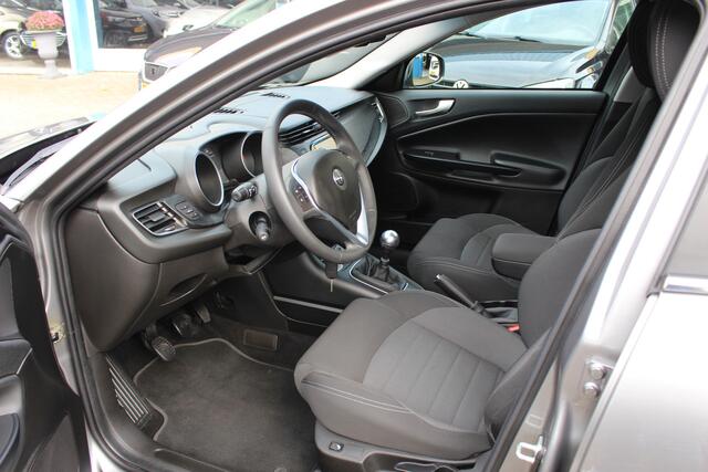 Alfa Romeo GIULIETTA 1.4 Turbo "Super" Xenon - Navi !!!