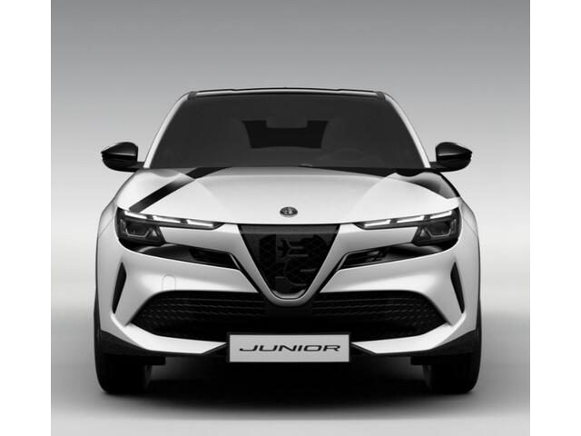 Alfa Romeo Junior Elettrica Speciale 54 kWh 156PK | 3.600,- VOORDEEL | Waterpomp | Pack Techno | Dodehoek bewaking | Camera | LED verlichting | Direct leverbaar