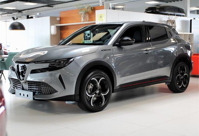 Alfa Romeo Junior 1.2 Turbo Ibrida Speciale | Stoelverwarming | Massage functie bestuurders stoel | Camera Op voorraad