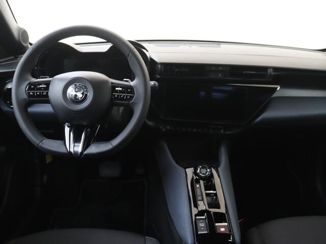 Alfa Romeo Junior 1.2 Turbo Hybrid Ibrida