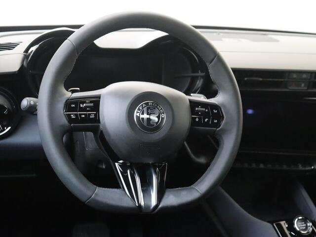 Alfa Romeo Junior 1.2 Turbo Hybrid Ibrida