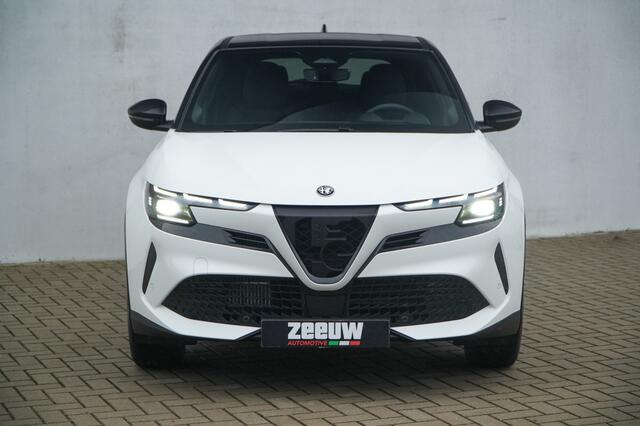 Alfa Romeo Junior 1.2 Turbo 136 PK Ibrida Speciale | Techno | Pano | Direct Leverb