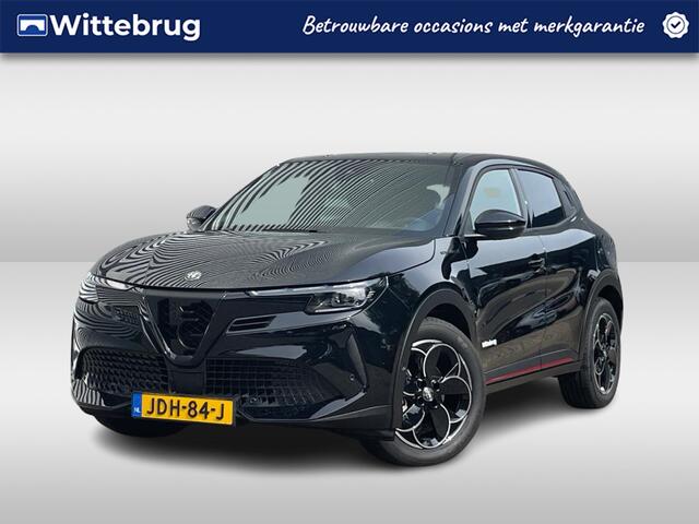 Alfa Romeo Junior Elettrica Speciale 54 kWh | Techno Pakket | Keyless | Apple carplay | Schuif/kanteldak |