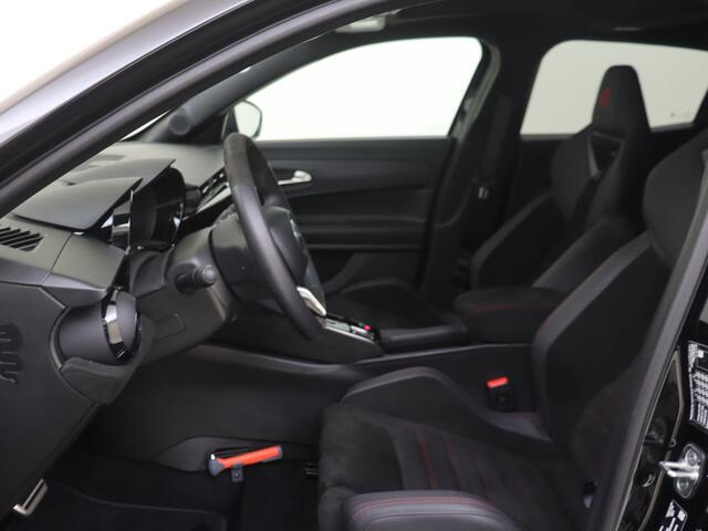 Alfa Romeo Junior Elettrica Speciale 54 kWh | Schuifdak | Elek. Achterklep | Sport Stoelen | Camera |