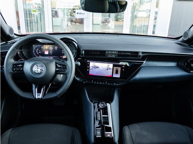 Alfa Romeo Junior 1.2 Turbo Hybrid Ibrida Speciale