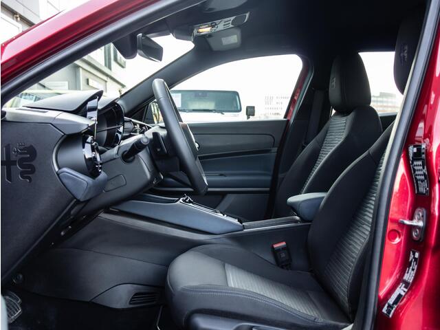 Alfa Romeo Junior 1.2 Turbo Hybrid Ibrida Speciale