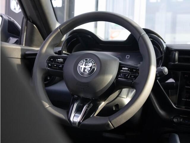 Alfa Romeo Junior 1.2 Turbo Hybrid Ibrida Speciale | ACC | LED |