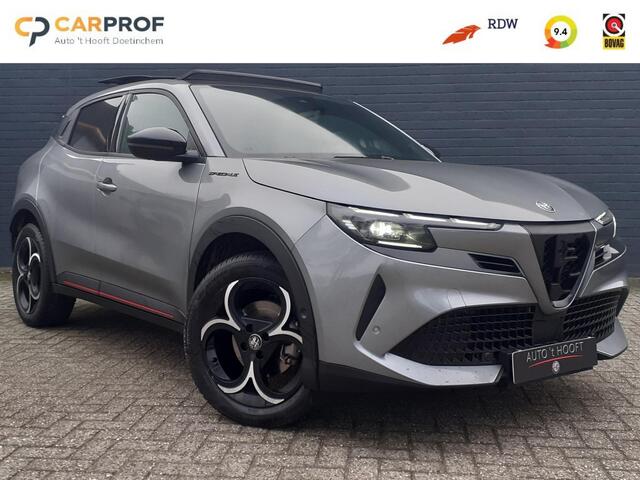 Alfa Romeo Junior 1.2 Turbo 145PK Hybrid Ibrida Speciale Panorama-Schuifdak/Sabelt-Sportstoelen/Leder