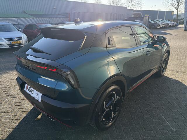 Alfa Romeo Junior 1.2 Turbo Hybrid Ibrida Sport Speciale (Elektrische Klep - LED - Keyless Entry - Parkeersensoren V+A - Stoelverwarming - Adaptieve Cruise Controle - Camera - 18")