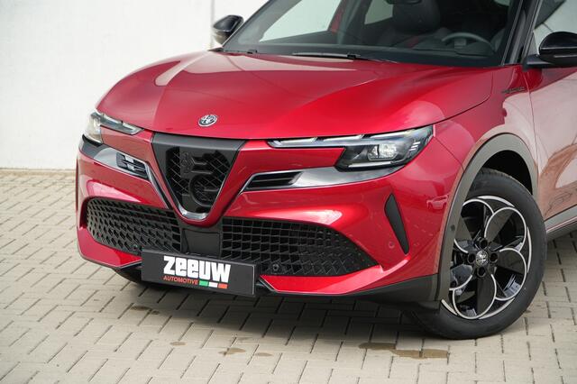 Alfa Romeo Junior Elettrica Speciale 54 kWh | Pano | Techno | 18"