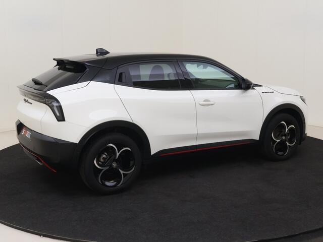 Alfa Romeo Junior 1.2 T Hyb Ibrid Spec