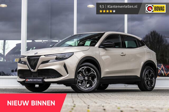 Alfa Romeo Junior Elettrica 54 kWh | ACC | Carplay