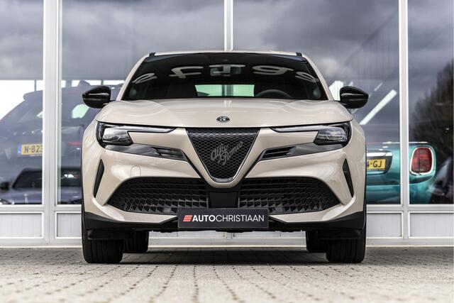 Alfa Romeo Junior Elettrica 54 kWh | ACC | Carplay