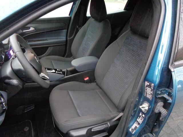 Alfa Romeo Junior Elettrica 54 kWh 2x op voorraad kleur Blue Navagli en Grigio Arese