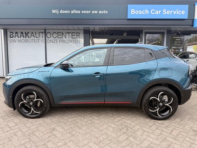 Alfa Romeo Junior 1.2 T Hybrid Speciale | 360 | 18" | Navi