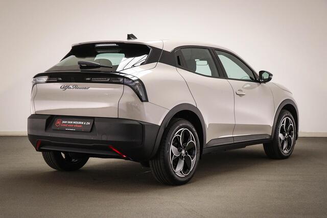 Alfa Romeo Junior Elettrica Speciale 54 kWh | DAB | APPLE | PDC | 18"