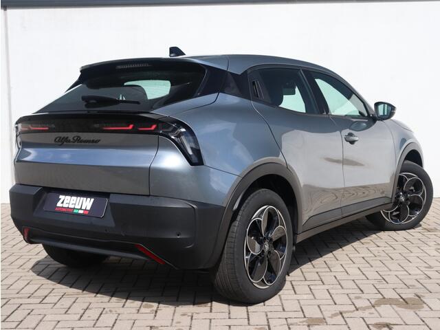 Alfa Romeo Junior Elettrica 54 kWh | Carplay | Clima | Cruise | LED | 18"