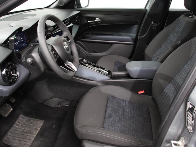 Alfa Romeo Junior Elettrica Automaat 156PK DEMO! Adaptieve Cruise Control LMV 18 inch Full Led Matrix Parkeer sensoren Navigatie Apple Carplay / Android auto Climate Control