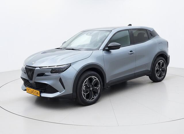 Alfa Romeo Junior Elettrica 54 kWh | A.C.C. | CARPLAY | KEYLESS | LED | BTW | FABRIEKSGARANTIE
