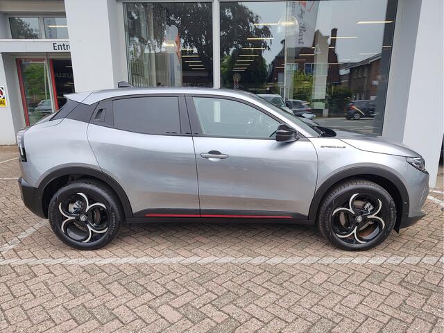 Alfa Romeo Junior 1.2 TURBO HYBRID IBRIDA SPECIALE AUT. Dodehoeksensoren | Keyless | Adaptive Cruise