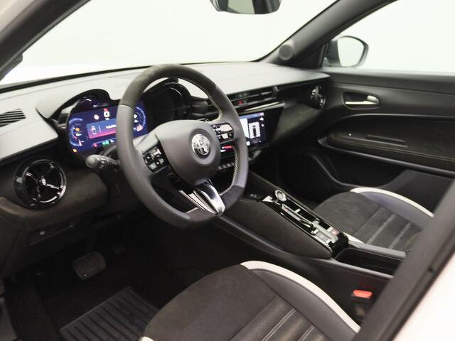 Alfa Romeo Junior 1.2 Turbo Hybrid Ibrida Sport Speciale | Alcantara | Panoramadak | Technopack
