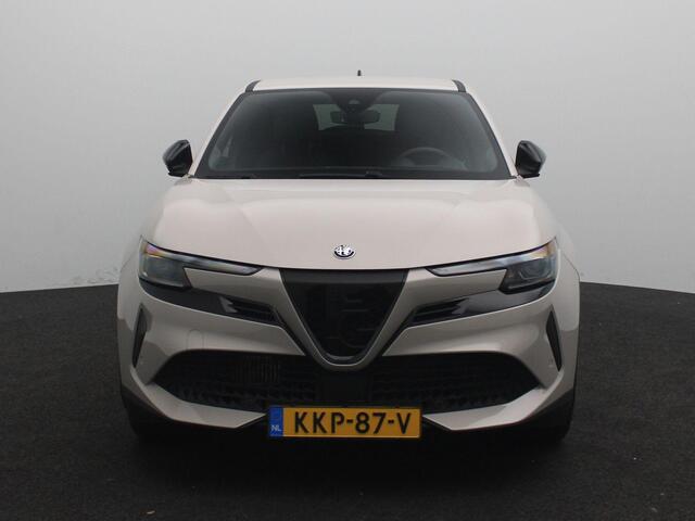 Alfa Romeo Junior 1.2 Turbo Hybrid Ibrida Speciale