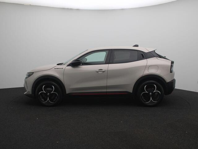 Alfa Romeo Junior 1.2 Turbo Hybrid Ibrida Speciale