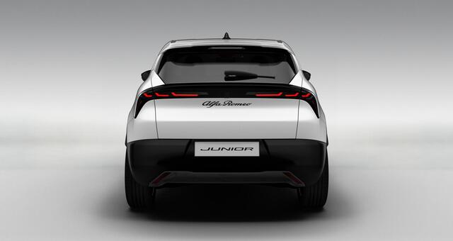 Alfa Romeo Junior Elettrica 54 kWh | 8 jaar Fabrieksgarantie | Apple&Android Carplay | Parkeersensoren | nieuw te bestellen |