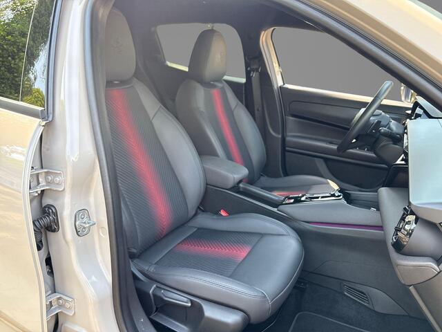 Alfa Romeo Junior 1.2 Turbo Hybrid Ibrida Speciale | Navigatie | Parkeersensoren | Camera | Apple Carplay/Android Auto | LMV 18"| Cimate Control | Cruise control |