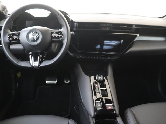 Alfa Romeo Junior 1.2 Turbo Hybrid Ibrida Speciale | Elek. Achterklep | Navigatie | Keyless | Vooruit Verwarming |