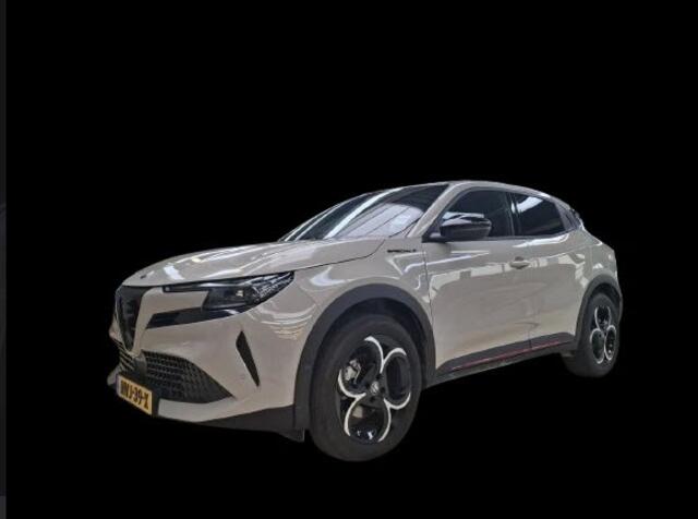 Alfa Romeo Junior 1.2 Turbo Hybrid Ibrida Speciale Adaptieve Cruise Clima Lane Assist CarPlay Led Camera 1e Eigenaar! 100% Onderhouden! Inruil Mogelijk!