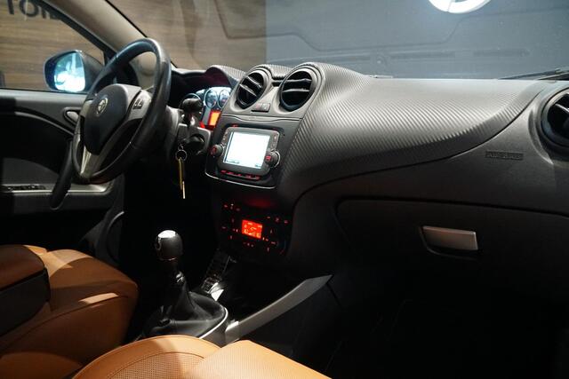 Alfa Romeo MITO 0.9 TwinAir Exclusive *EERSTE EIGENAAR* + LEDER / CRUISE CONTROL
