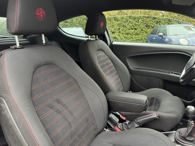Alfa Romeo MITO 0.9 TwinAir 105pk ECO, Black-line | Navi | Clima