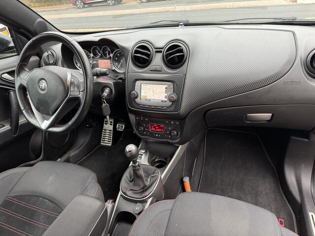 Alfa Romeo MITO 0.9 TwinAir 105pk ECO, Black-line | Navi | Clima