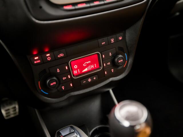 Alfa Romeo MITO 0.9 TwinAir Sport (NAVIGATIE, CLIMATE, CRUISE, STOELVERWARMING, LEDEREN SPORTSTOELEN, PARKEERSENSOREN, LM VELGEN, NIEUWSTAAT)