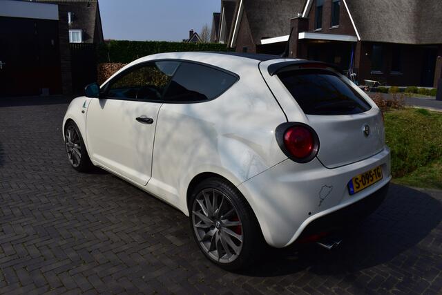 Alfa Romeo MITO 1.4 T 170PK Quadrifoglio Verde 77dkm FULL OPTIONS NIEUWST!