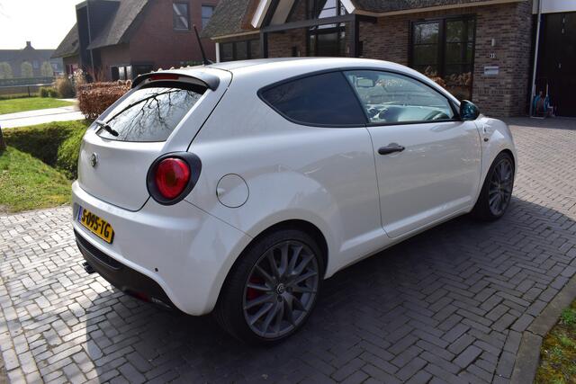 Alfa Romeo MITO 1.4 T 170PK Quadrifoglio Verde 77dkm FULL OPTIONS NIEUWST!