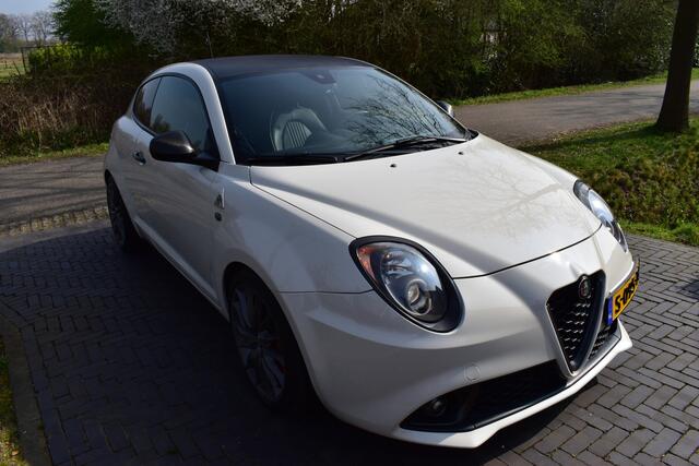 Alfa Romeo MITO 1.4 T 170PK Quadrifoglio Verde 77dkm FULL OPTIONS NIEUWST!
