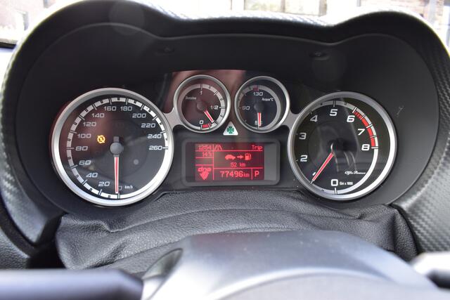 Alfa Romeo MITO 1.4 T 170PK Quadrifoglio Verde 77dkm FULL OPTIONS NIEUWST!