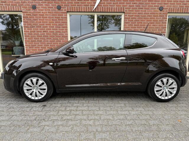 Alfa Romeo MITO 0.9 T. Air Exclusive DNA / LEER / TREKHAAK / CLIMA / CRUISE / PD