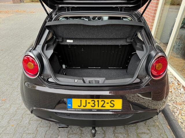 Alfa Romeo MITO 0.9 T. Air Exclusive DNA / LEER / TREKHAAK / CLIMA / CRUISE / PD