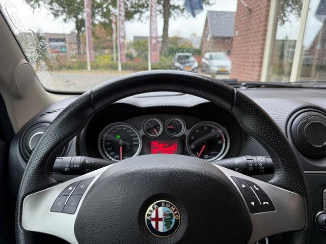 Alfa Romeo MITO 0.9 T. Air Exclusive DNA / LEER / TREKHAAK / CLIMA / CRUISE / PD