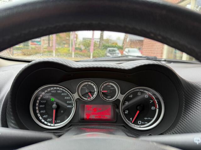 Alfa Romeo MITO 0.9 T. Air Exclusive DNA / LEER / TREKHAAK / CLIMA / CRUISE / PD